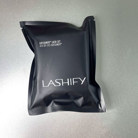 Lashify Fluffy F18  - Picture 1 of 2